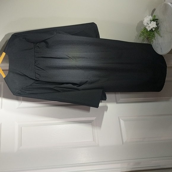 Grad gown - Picture 2 of 2